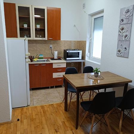 Finesi Apartments 3 โอครีด ภายนอก รูปภาพ